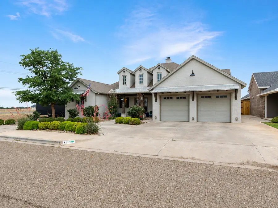 832 Avenue T, Shallowater, TX 79363 - #2