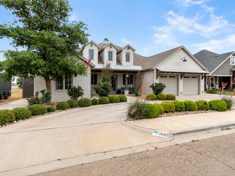 832 Avenue T, Shallowater, TX 79363 - #3