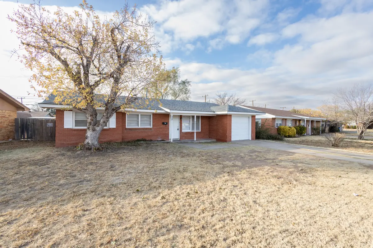 606 Bangor Avenue, Lubbock, TX 79416 - #1