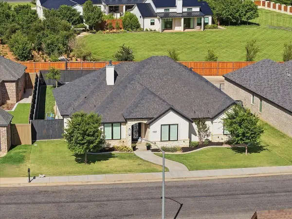 1005 Buckingham Avenue, Wolfforth, TX 79382
