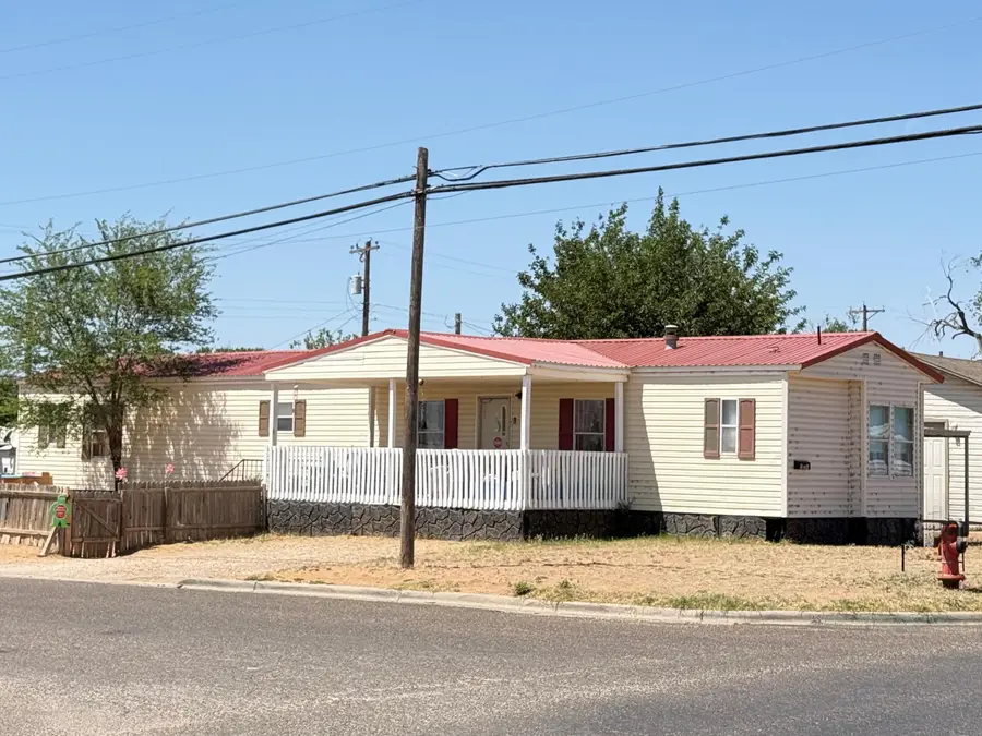 108 Hicks Place, Levelland, TX 79336 - #2