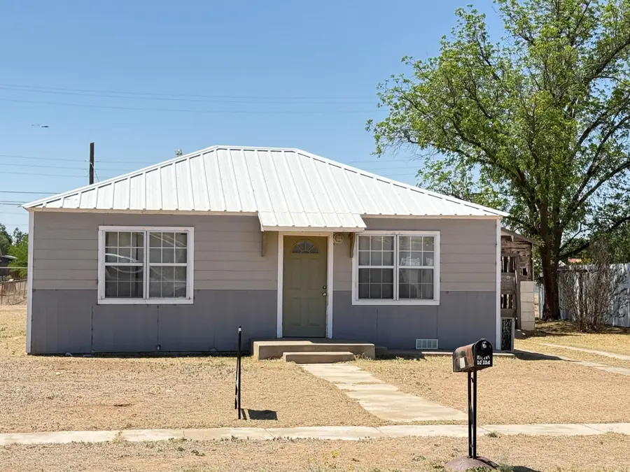 124 Hickory Street, Levelland, TX 79336 - #3
