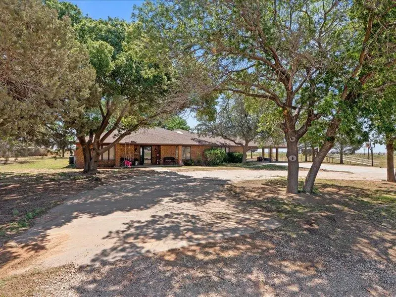 2803 Thomas Drive, Denver City, TX 79323 - #2