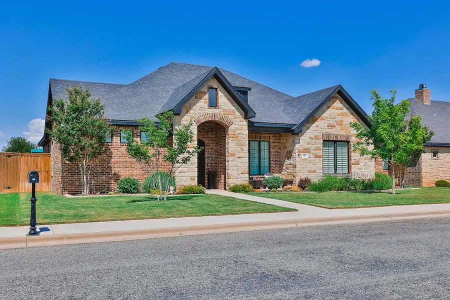 907 Buckingham Avenue, Wolfforth, TX 79382 - #3