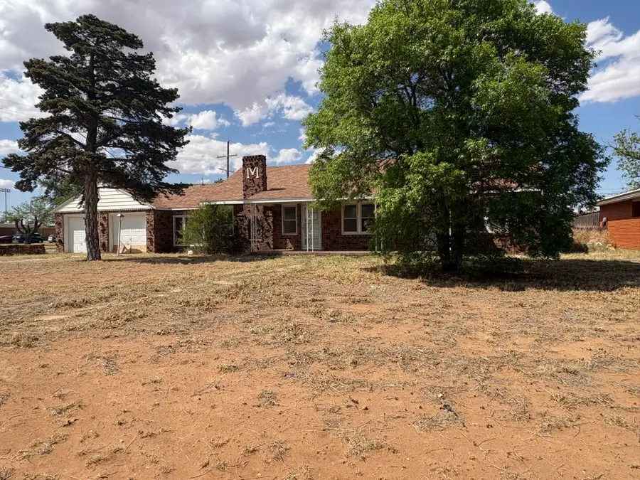 916 16th Street, Seagraves, TX 79359 - #2