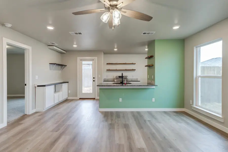 3003 Aberdeen Avenue, Wolfforth, TX 79382 - #2