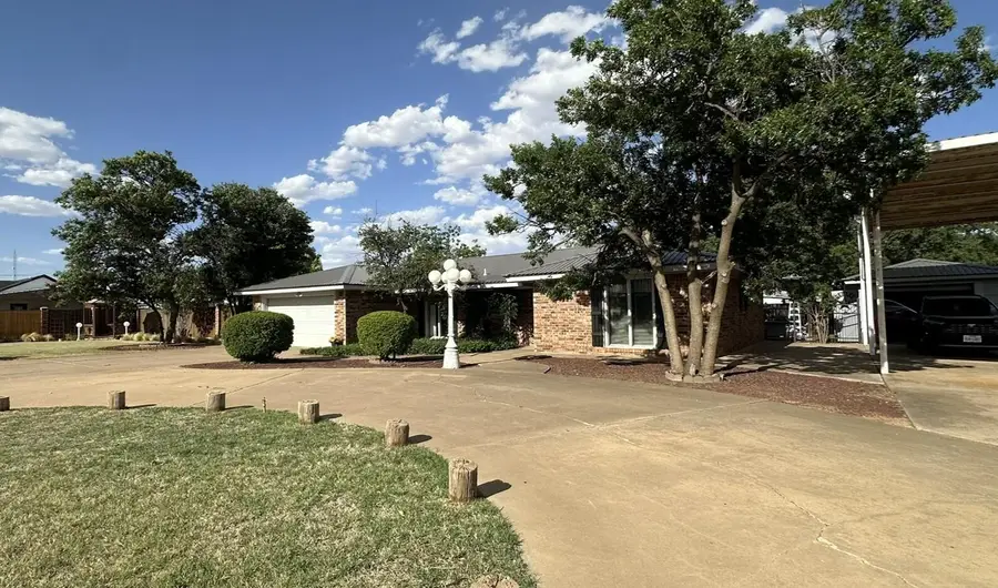 307 S Ayrshire Street, Crosbyton, TX 79322 - #3