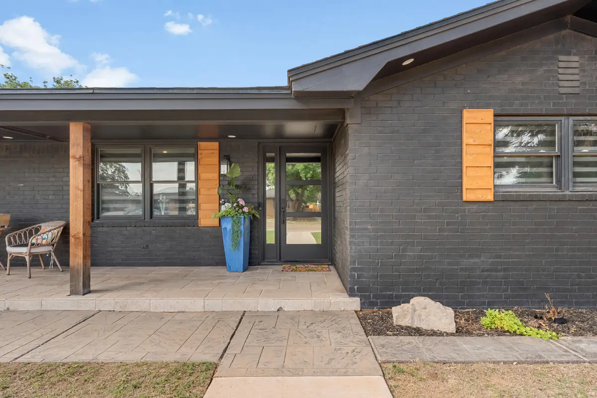 1303 8th Street, Shallowater, TX 79363 - #1
