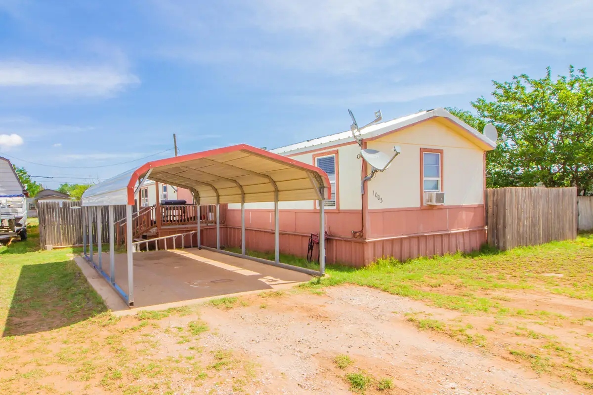 1003 E Warren Street, Brownfield, TX 79316 - #1