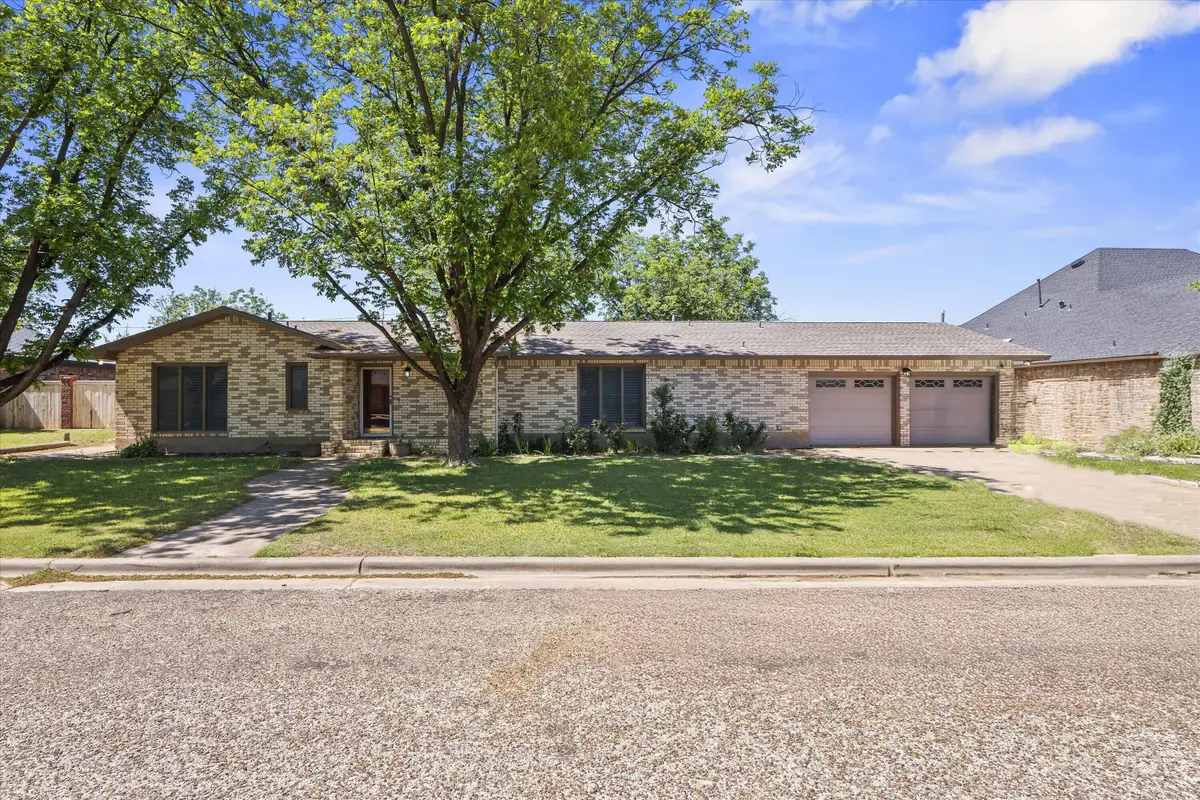 2220 S 2nd Place, Lamesa, TX 79331 - #1