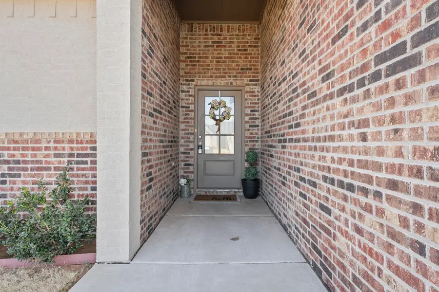 819 N 3rd Street, Wolfforth, TX 79382 - #3