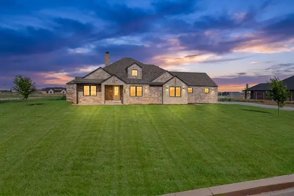 305 Maple Avenue, New Home, TX 79381