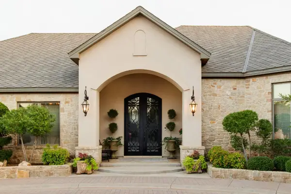 9100 Vicksburg Avenue, Lubbock, TX 79424