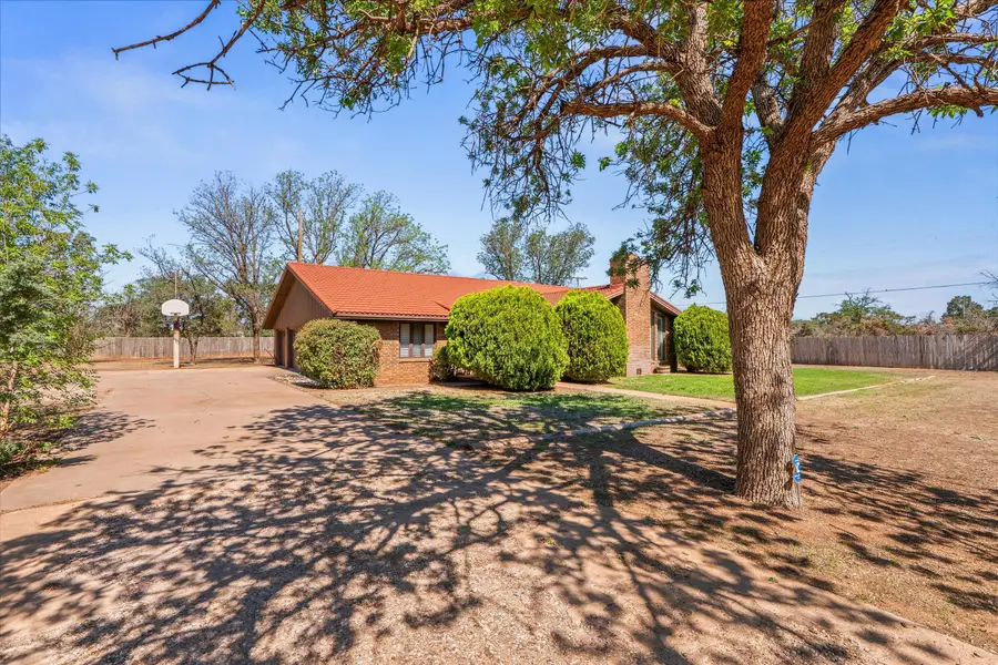 101 Dana Avenue, Earth, TX 79031 - #3