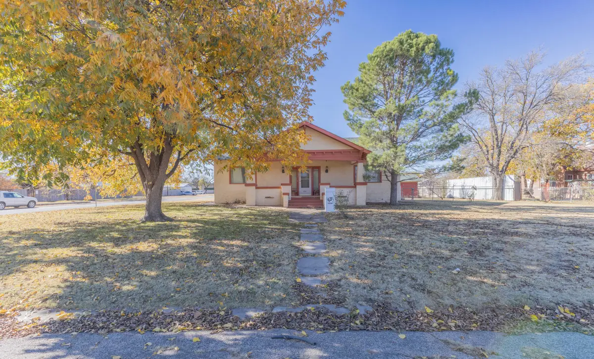 801 Fresno Street, Plainview, TX 79072 - #1