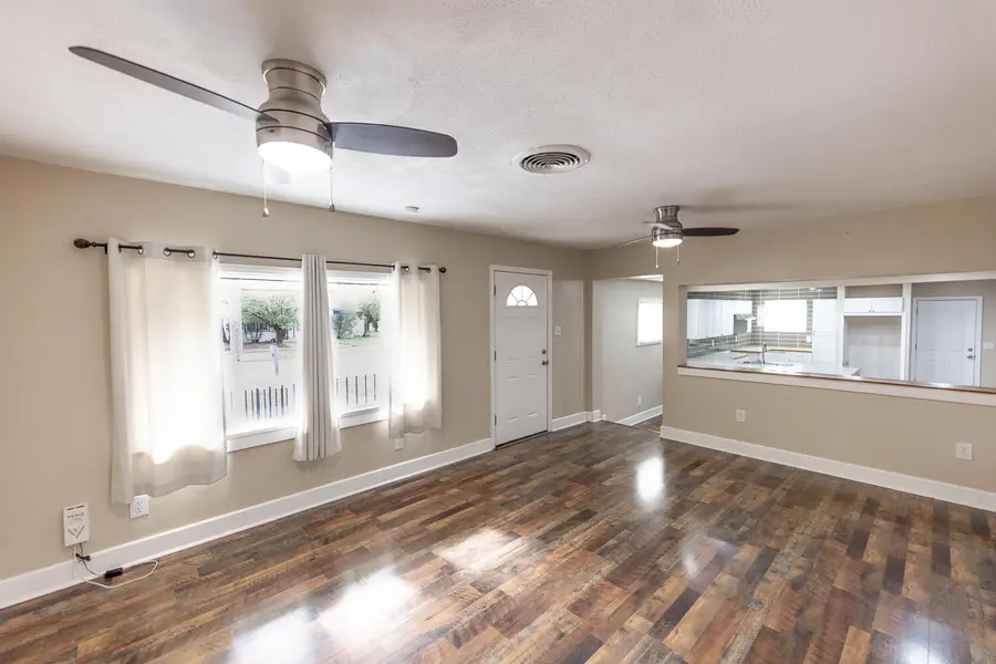 1155 S 10th Street, Slaton, TX 79364 - #2