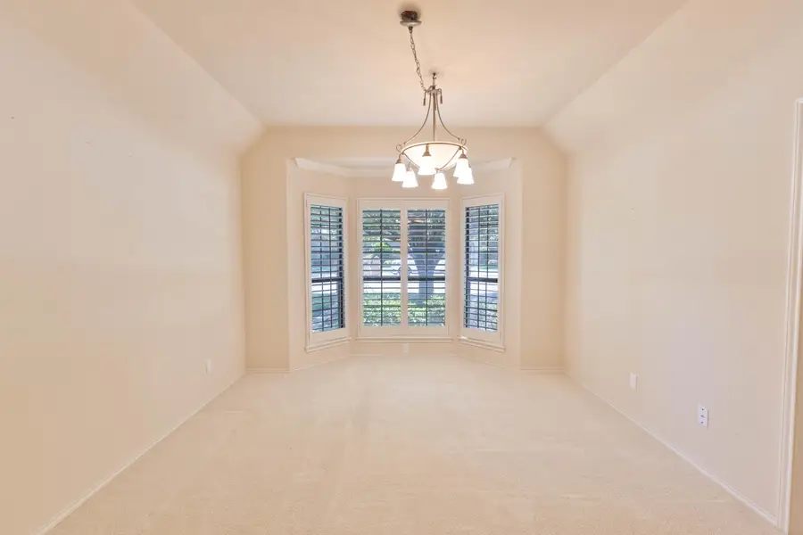 608 S Holliday Drive, Plainview, TX 79072 - #3