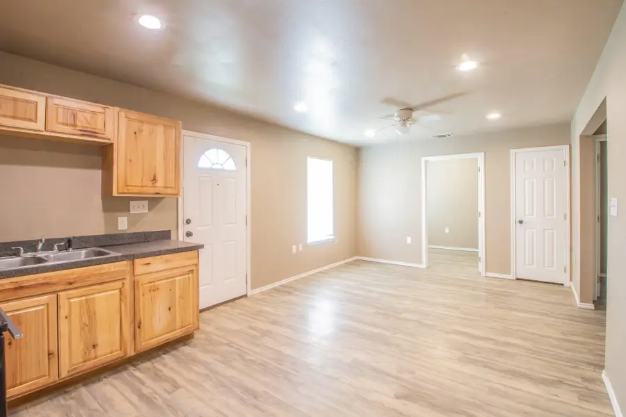 332 37th Street, Lubbock, TX 79404 - #3