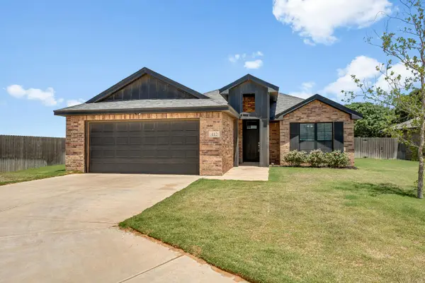 412 Cowboy Lane, Wolfforth, TX 79382