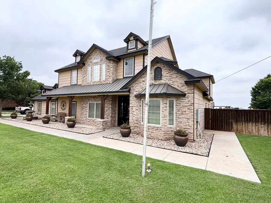 201 Avenue N, Abernathy, TX 79311 - #3