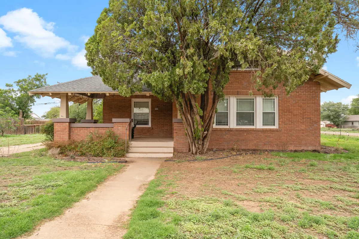 500 W Garza Street, Slaton, TX 79364 - #1