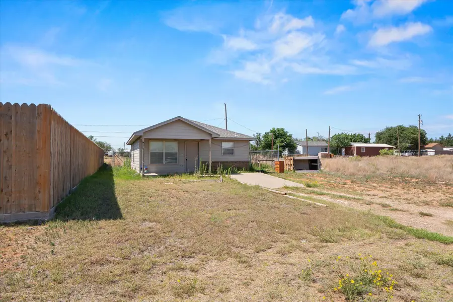 108 11th Street, Plains, TX 79355 - #2