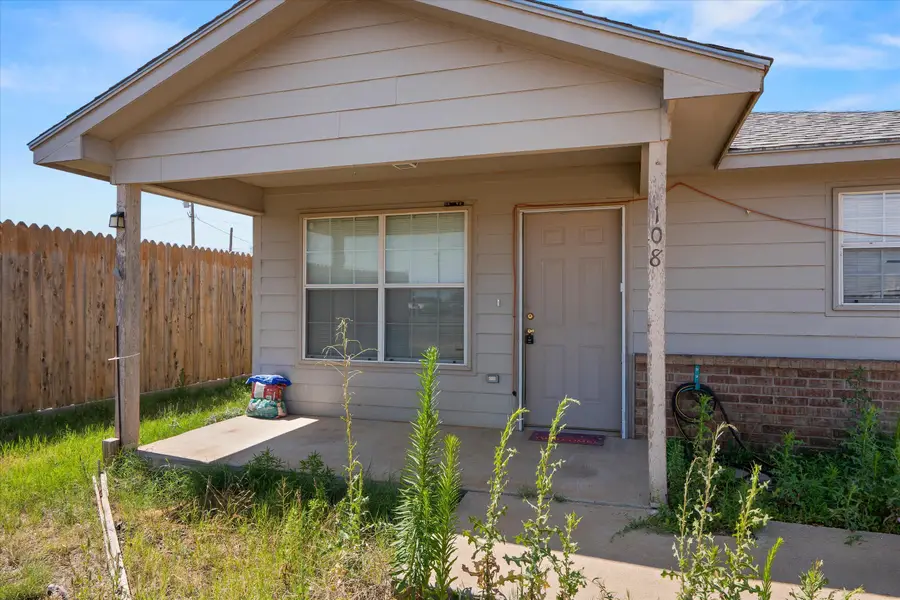 108 11th Street, Plains, TX 79355 - #3