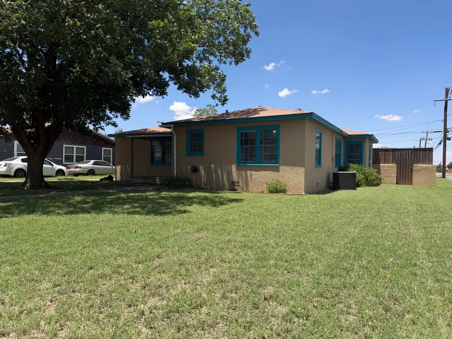 711 E Oak Street, Brownfield, TX 79316 - #2