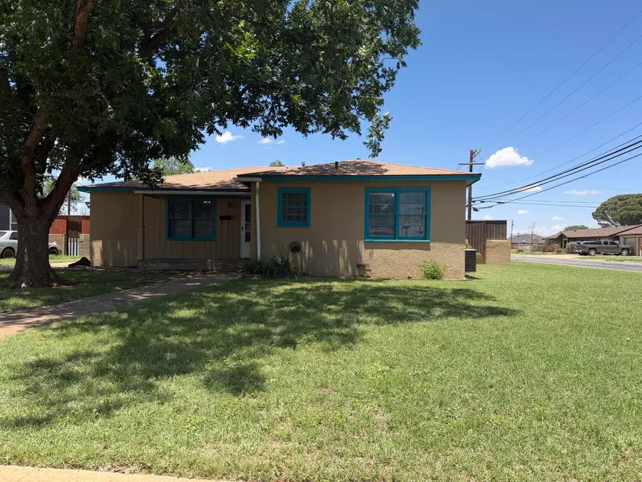 711 E Oak Street, Brownfield, TX 79316 - #3
