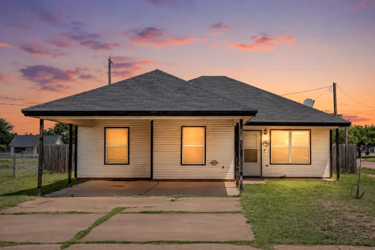 319 E Queens Street, Lubbock, TX 79403 - #1