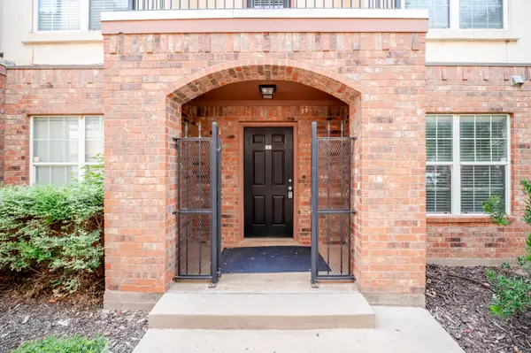 2111 Main Street, Lubbock, TX 79401