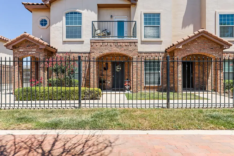 2106 Main Street, Lubbock, TX 79401 - #2