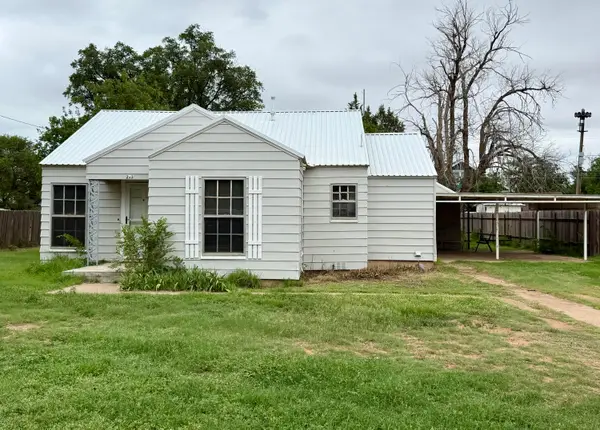 203 S Grain Avenue, Crosbyton, TX 79322