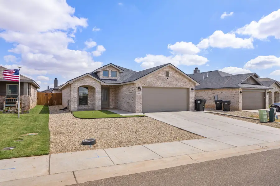 812 E 32nd Street, Wolfforth, TX 79382 - #3