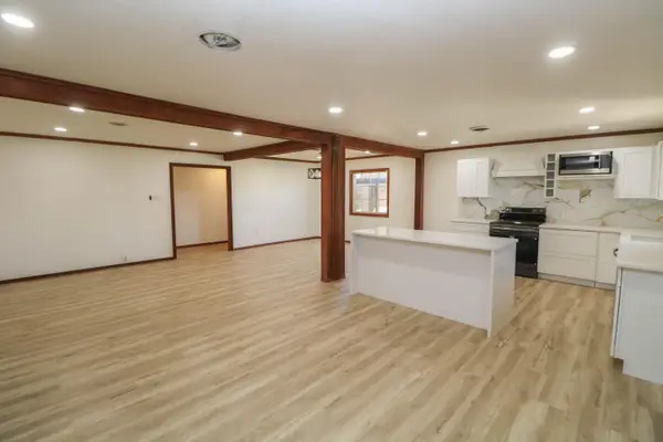 610 Boesen Street, Sudan, TX 79371