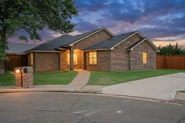 8202 Clinton Avenue, Lubbock, TX 79424