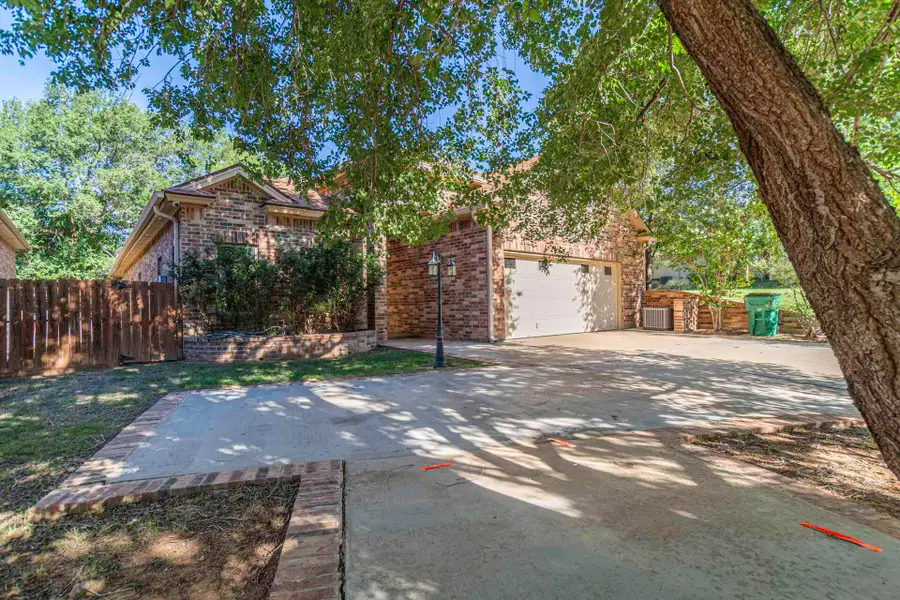 33 W Lakeshore Drive, Ransom Canyon, TX 79366 - #2