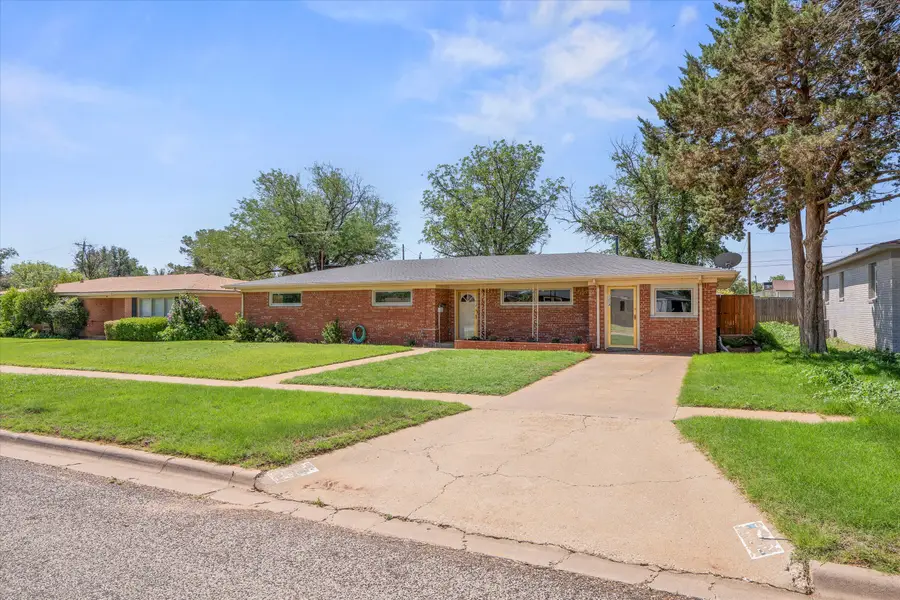 1214 E Buckley Street, Brownfield, TX 79316 - #2