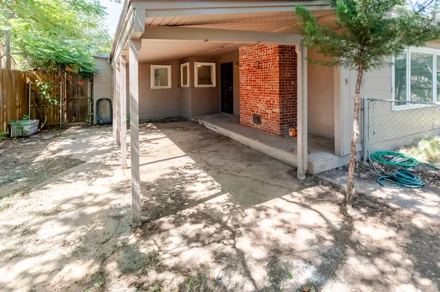 2421 32nd Street, Lubbock, TX 79411 - #2