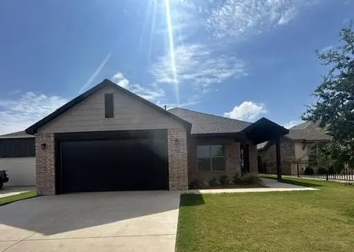 135 Buckingham Avenue, Wolfforth, TX 79382