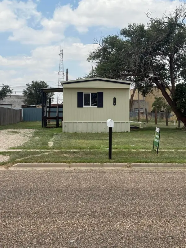 504 Avenue E, Levelland, TX 79336