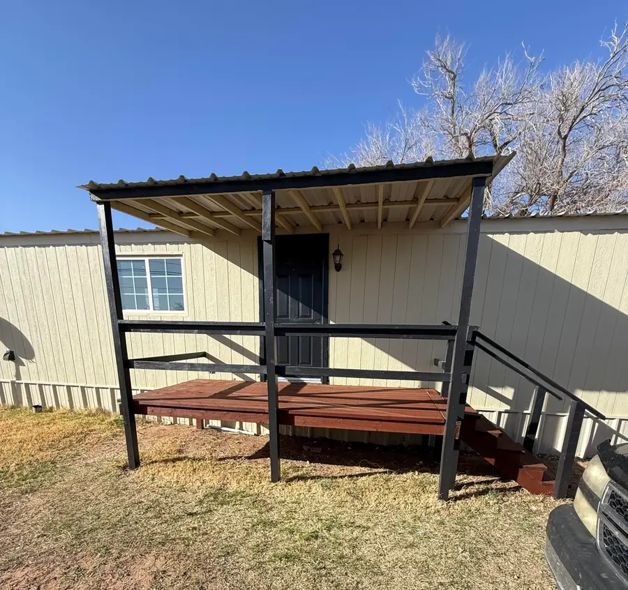 504 Avenue E, Levelland, TX 79336 - #3
