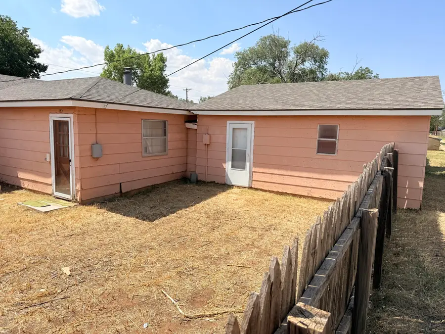 906 S Cedar Street, Brownfield, TX 79316 - #3