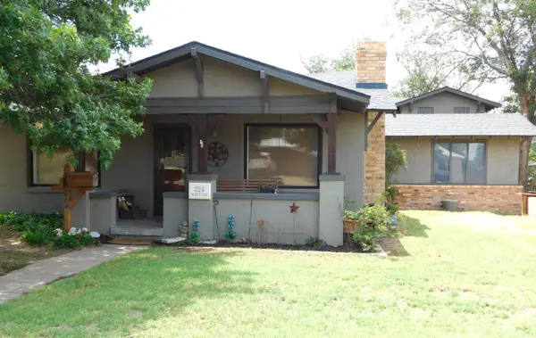 224 W 6th Street, Muleshoe, TX 79347