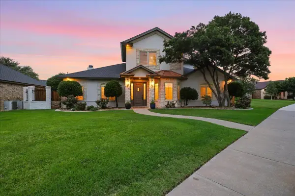 10003 Savannah Avenue, Lubbock, TX 79424
