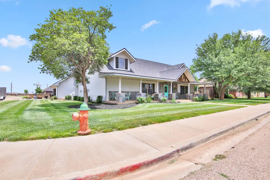 1401 11th Street, Shallowater, TX 79363 - #3