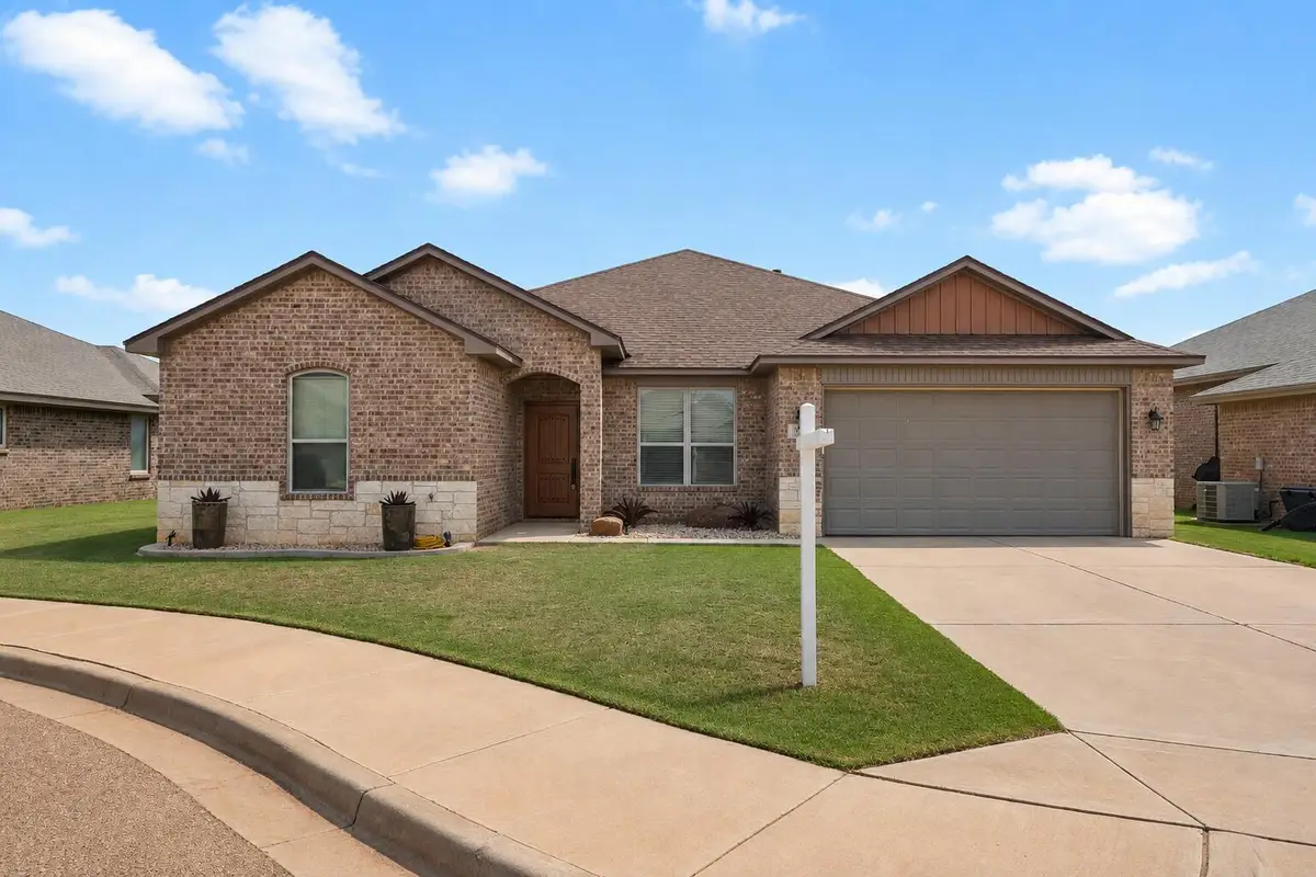 306 Hampshire Avenue, Wolfforth, TX 79382 - #1