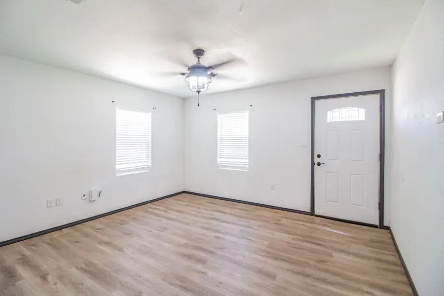 406 E Buckley Street, Brownfield, TX 79316 - #3