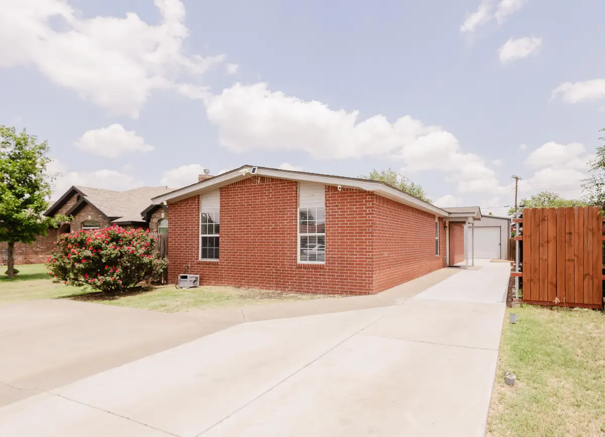 614 Locust Street, Idalou, TX 79329 - #1