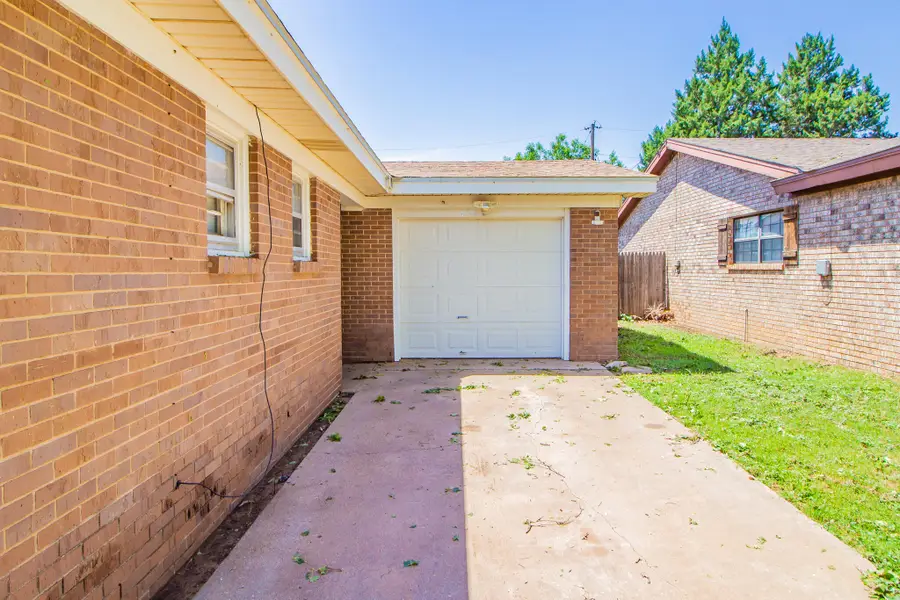1300 Locust Lane, Littlefield, TX 79339 - #2